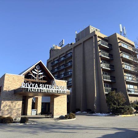 Divya Sutra Plaza And Conference Centre, Vernon, Bc Экстерьер фото