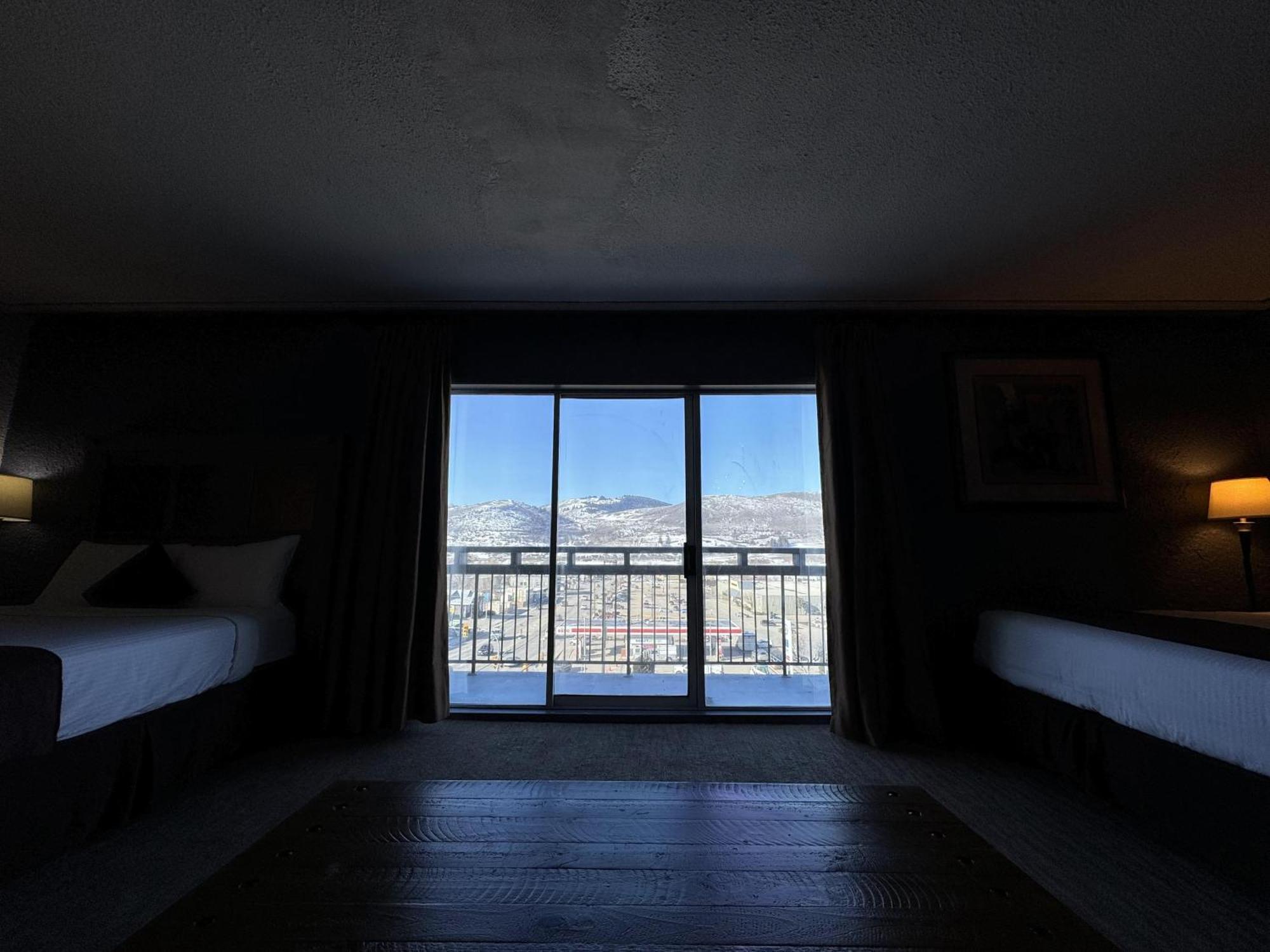 Divya Sutra Plaza And Conference Centre, Vernon, Bc Экстерьер фото