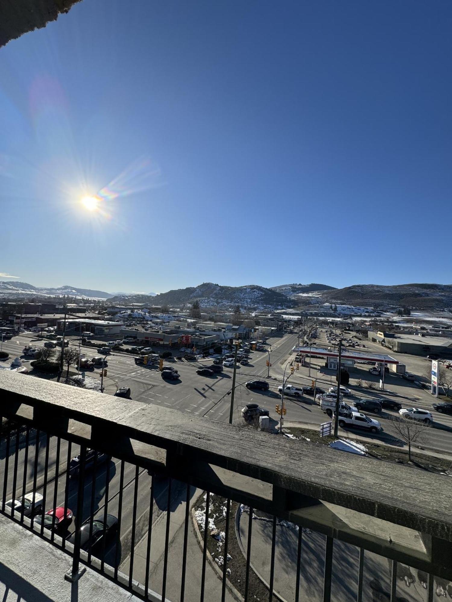 Divya Sutra Plaza And Conference Centre, Vernon, Bc Экстерьер фото