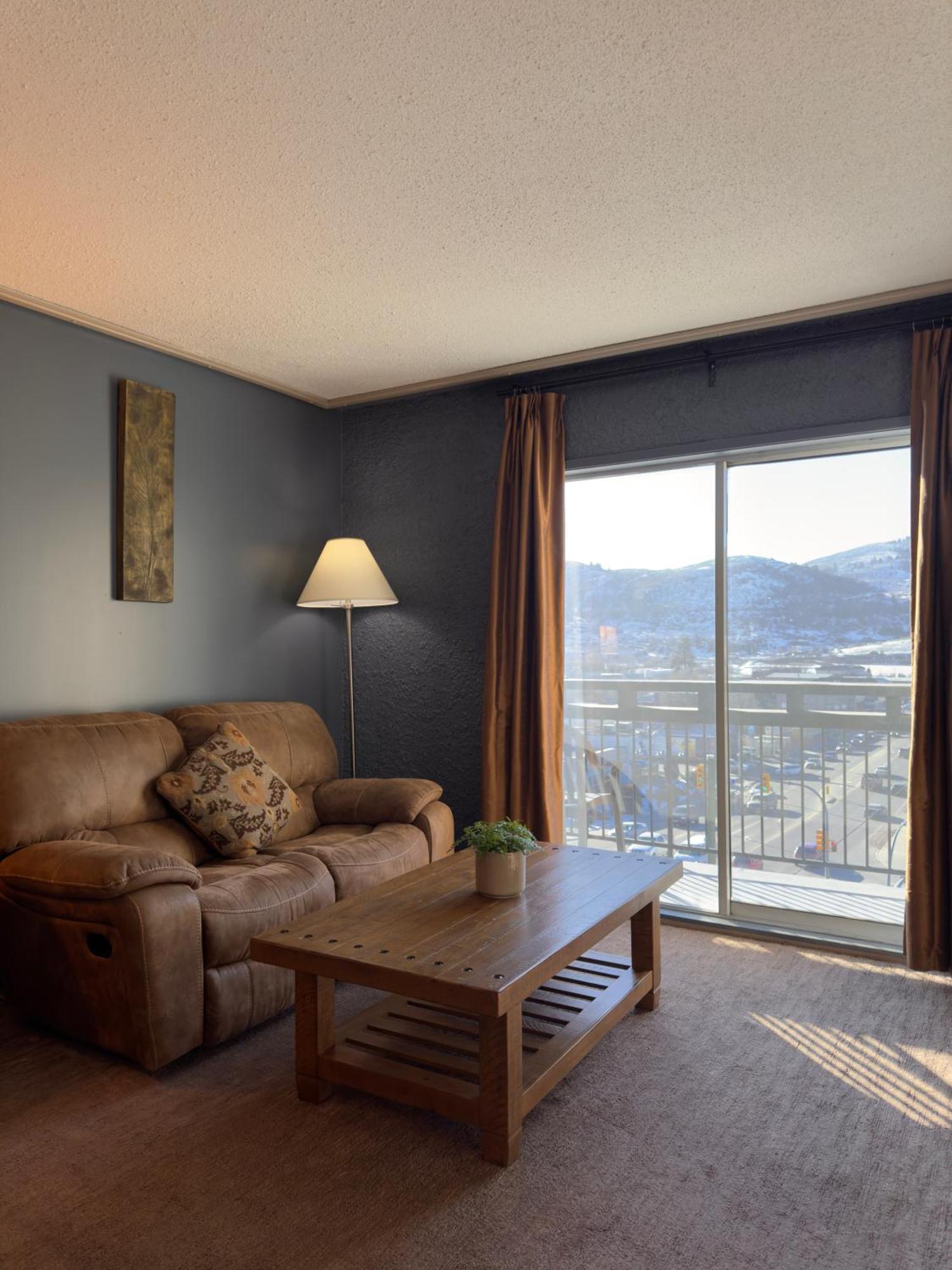 Divya Sutra Plaza And Conference Centre, Vernon, Bc Экстерьер фото